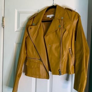 New York and Company, Size S, Mustard/Tan